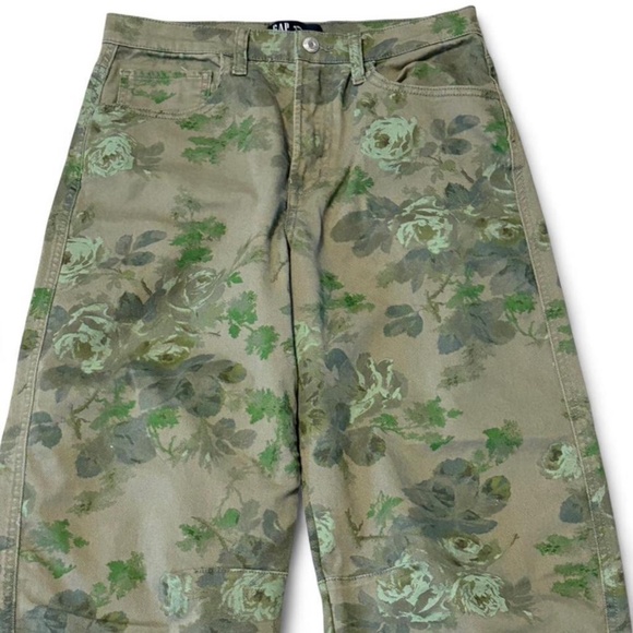 GAP Floral Green Roses Barrel Pants - Picture 4 of 6